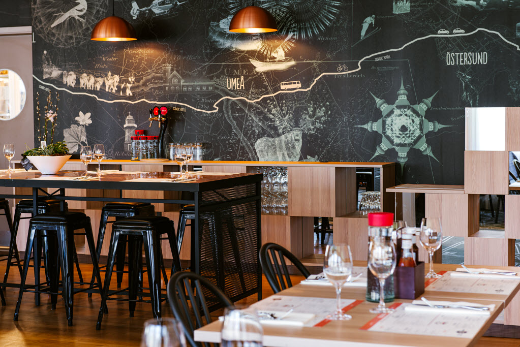 Copyright: Fotograf Jimmy Eriksson, Kocksgatan 17K, 116 24 Stockholm, +46 703 73 44 29, info@jimmyeriksson.se Scandic Vaxjo, restaurant